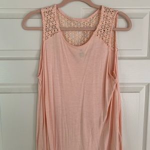Daisy embroidered old navy tank
